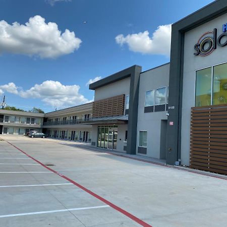 Hotel Solara I-45 & Hobby Airport Houston Exterior photo