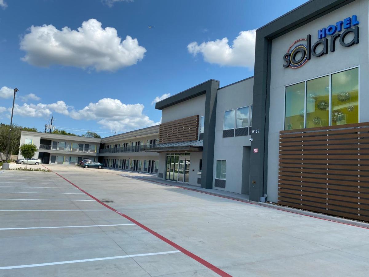 Hotel Solara I-45 & Hobby Airport Houston Exterior photo