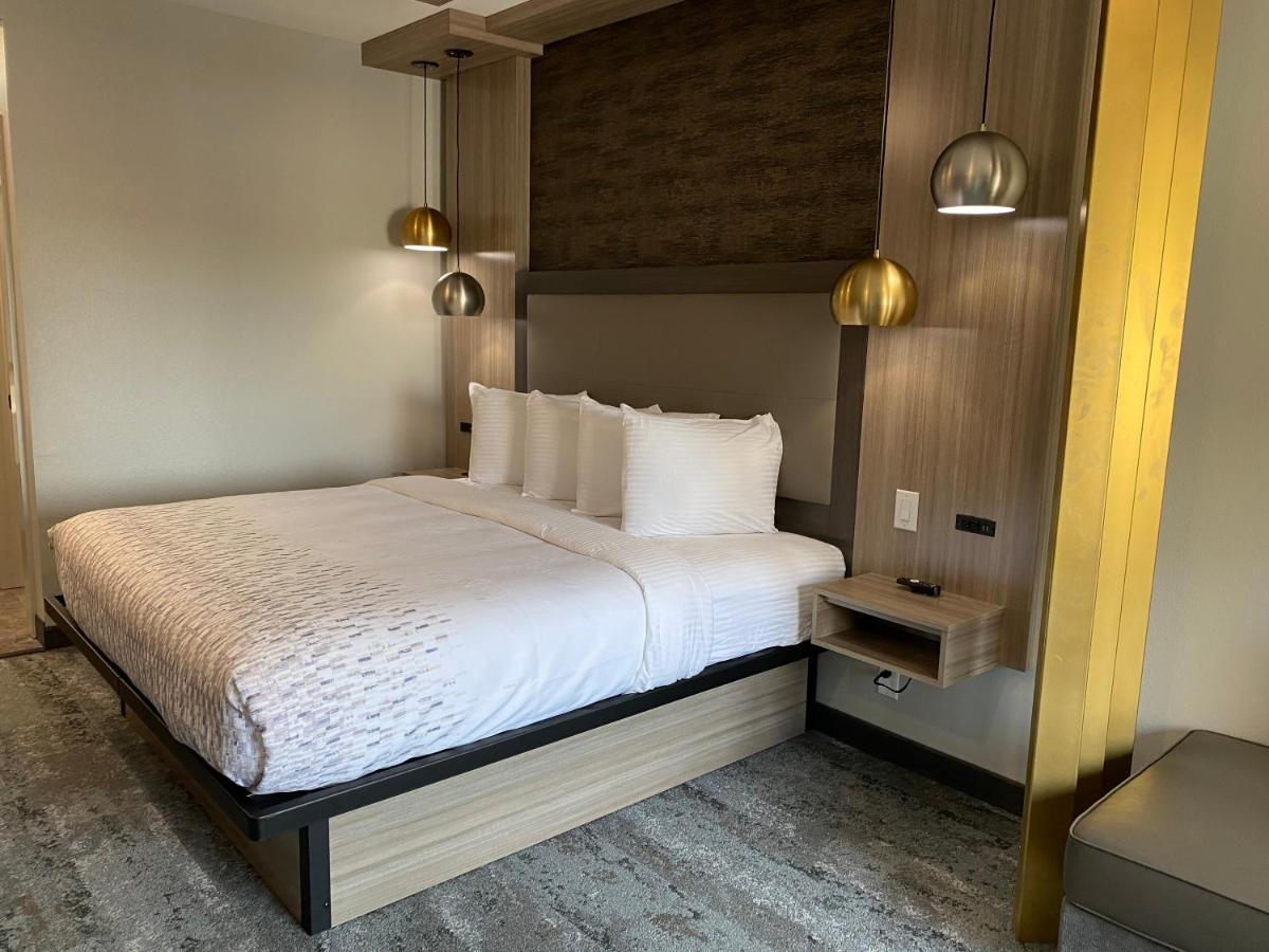 Hotel Solara I-45 & Hobby Airport Houston Exterior photo